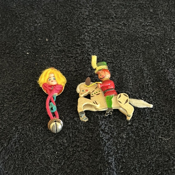 Elf/Gnome Chenille and Pine Cone Christmas Decorations. Vintage Circa 1930-1950 - Picture 11 of 14